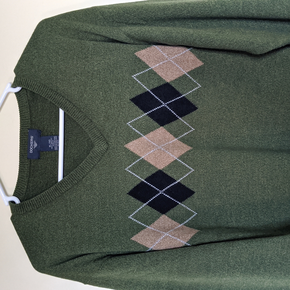 Dockers sweater